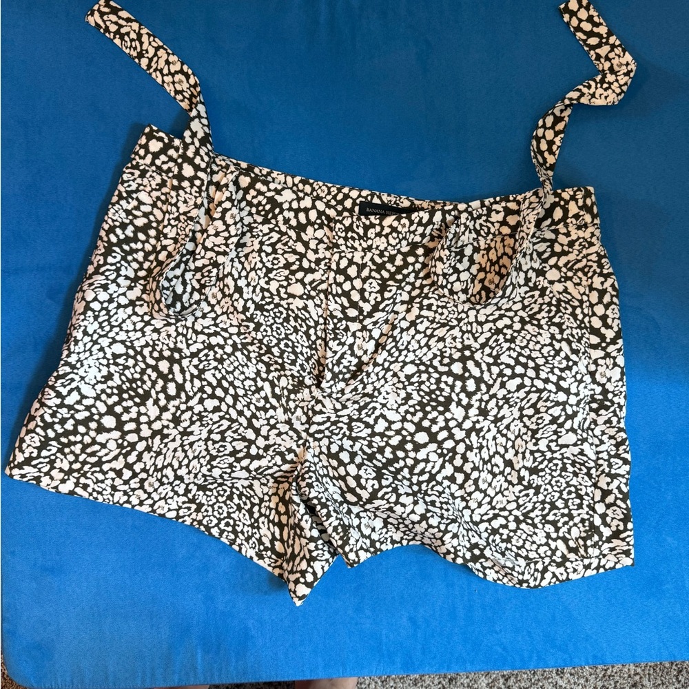 Banana Republic High Waist Black and White Shorts